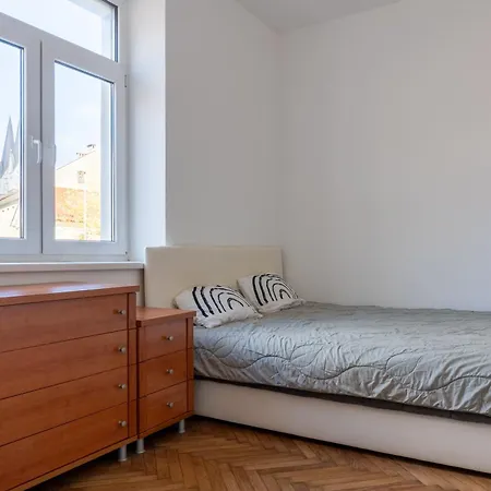 Urban Nest - Free Parking & * コチェーヴィエ