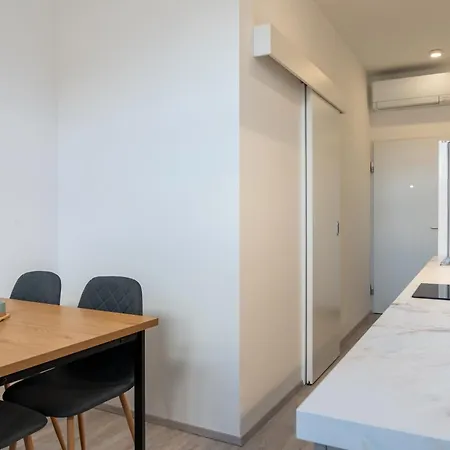 Urban Nest - Free Parking & アパート