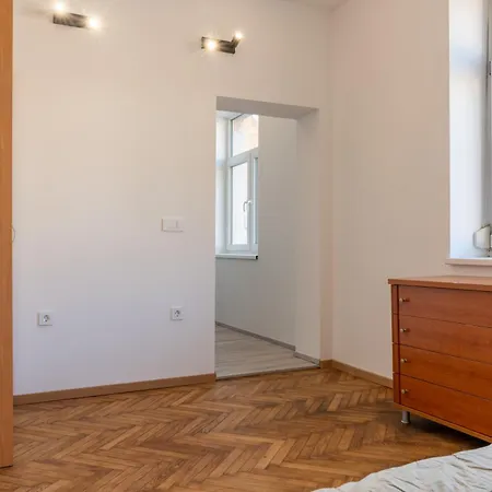 Urban Nest - Free Parking & Kocevje