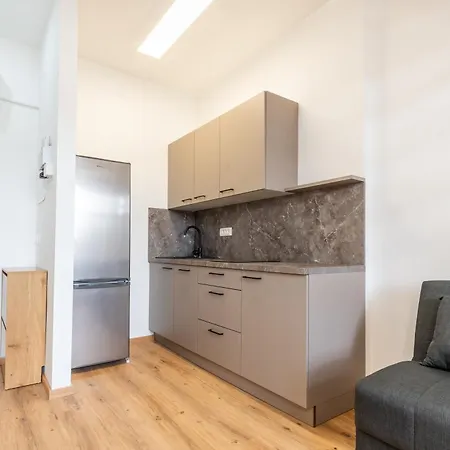 Urban Nest - Free Parking & Appartamento Kocevje